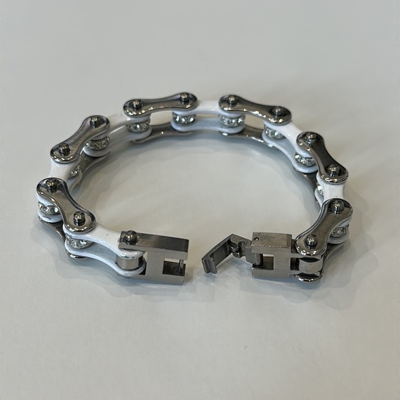 White & Silver Bike Chain Bracelet with Clear Stones - Picture 4 of 5